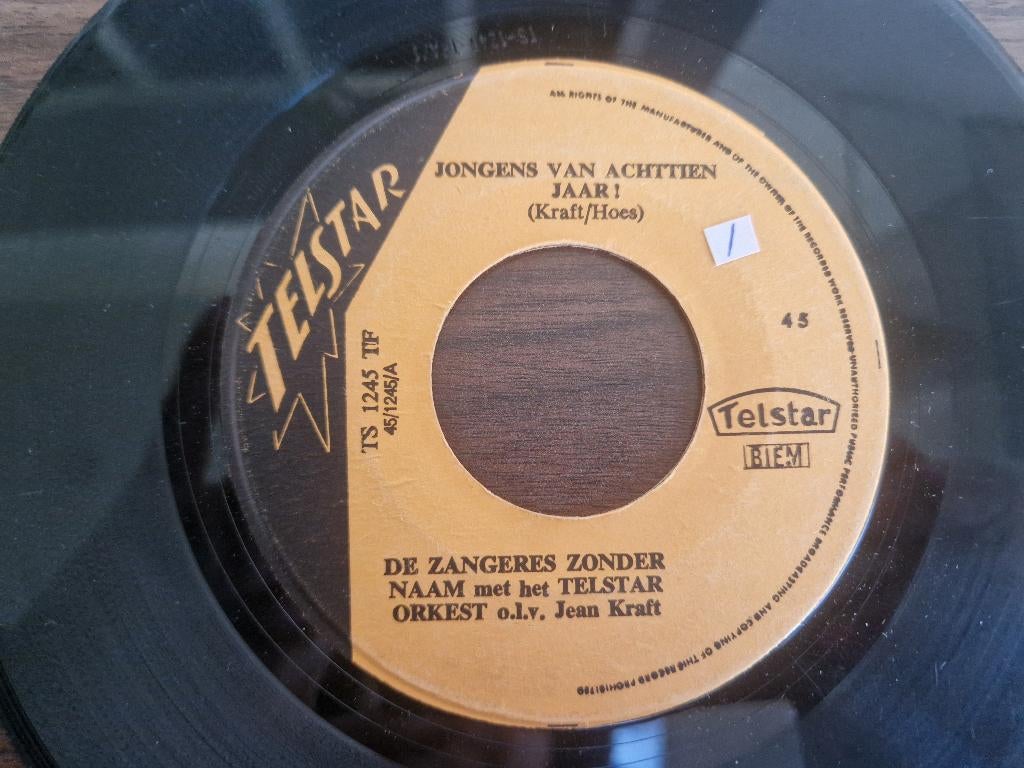 TELSTAR De Zangeres Zonder Naam – Jongens Van Achttien Jaar!, 7 inch, Single, Ophalen of Verzenden, Zo goed als nieuw