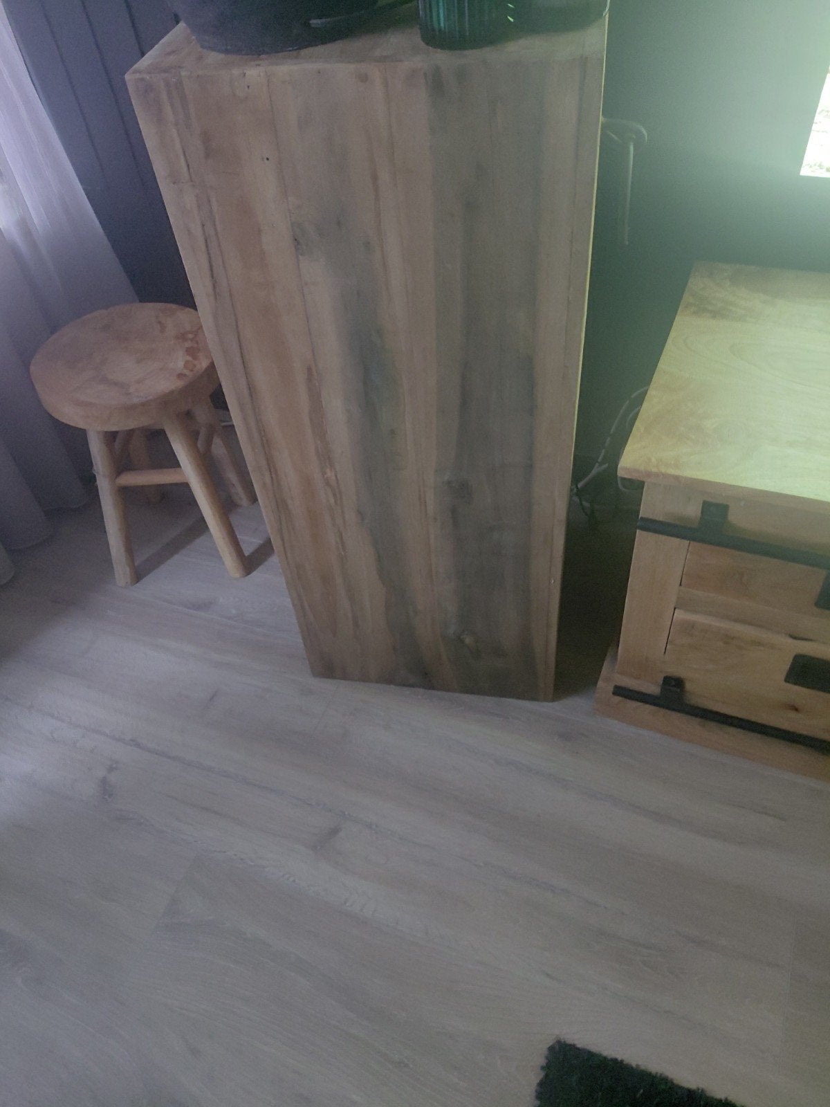 Houten sokkel voor lamp of vaas, Ophalen