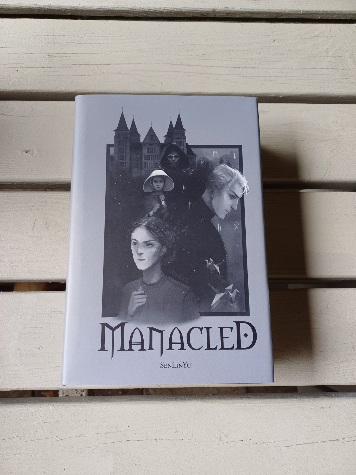 Manacled boek, Ophalen of Verzenden, Nieuw