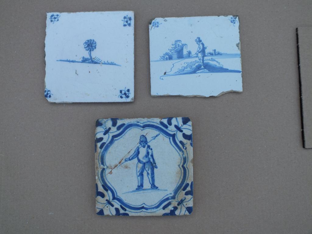 3 oude tegeltjes, Ophalen of Verzenden