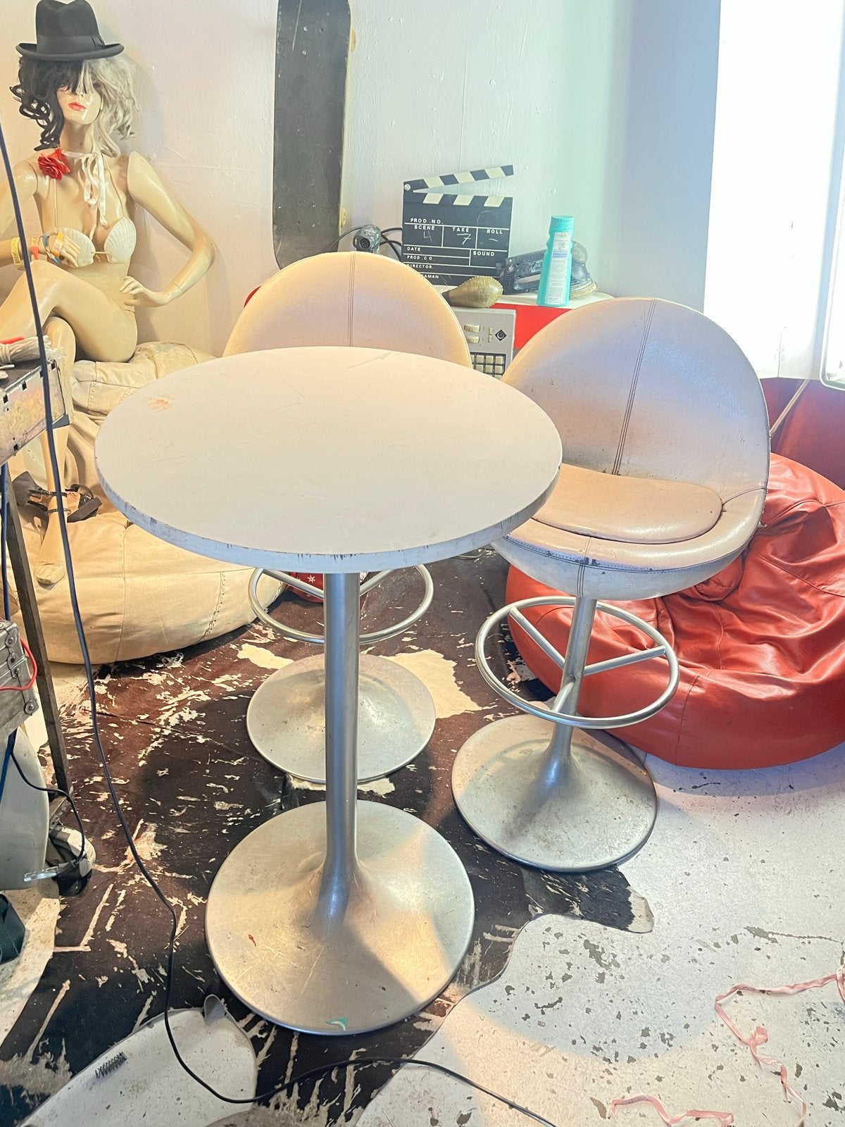 Vintage barkrukken en statafel set, Ophalen