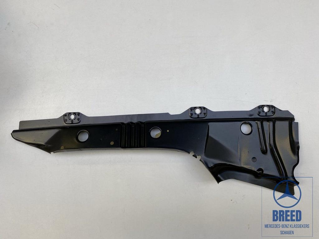 NOS plaatdeel binnenscherm rechts Mercedes-Benz W123 vroeg, -, Nieuw, Ophalen of Verzenden, Bumper