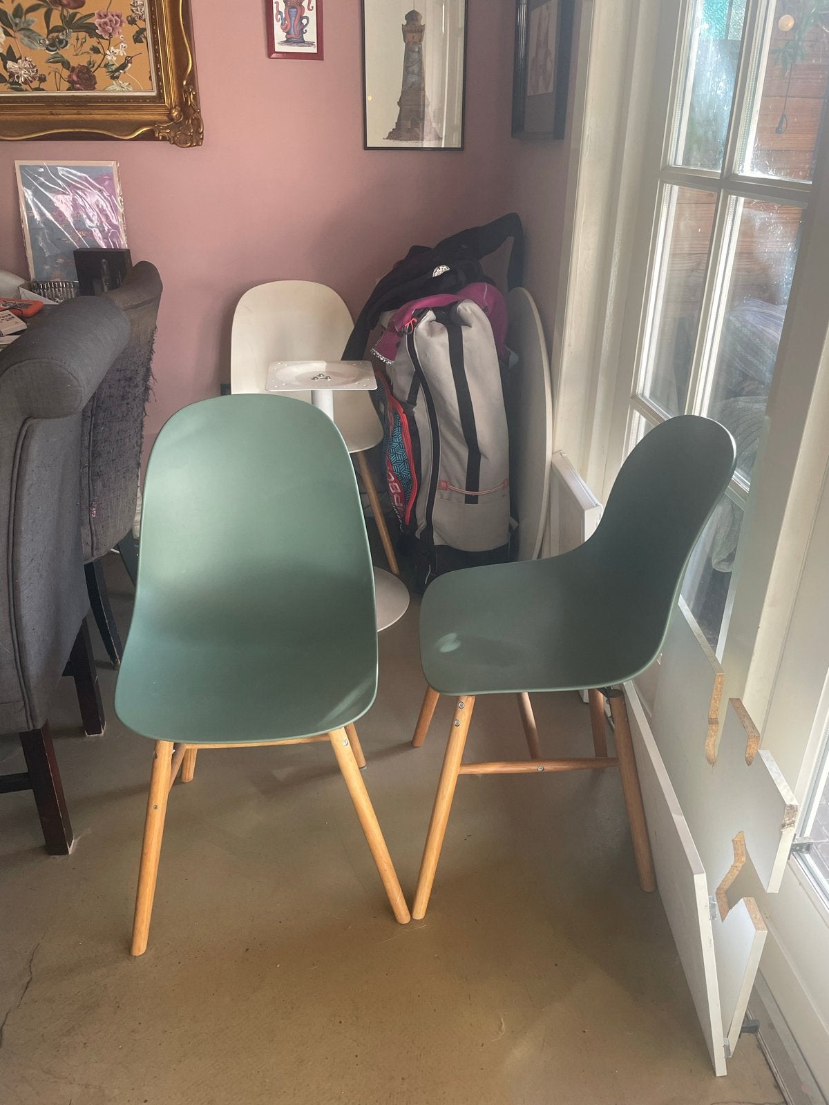 Stijlvolle Witte Tulp Eettafel met 3 Stoelen, Ophalen of Verzenden, Zo goed als nieuw, Wit, Kunststof