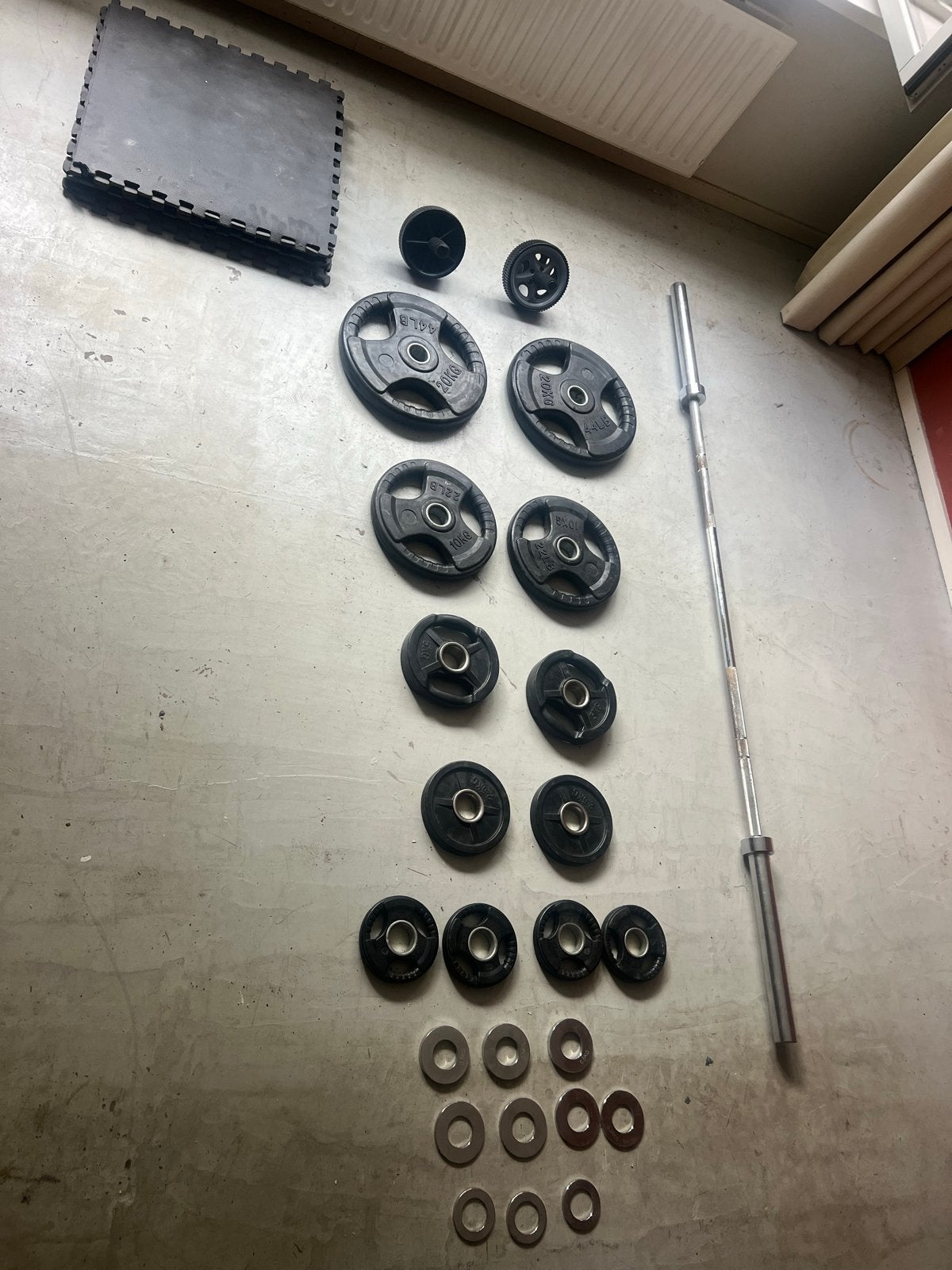 Complete Halterset met Olympische Stang, Schijven en Matten, Sport en Fitness, Fitnessmaterialen, Ophalen, Gebruikt, Armen, Halterset