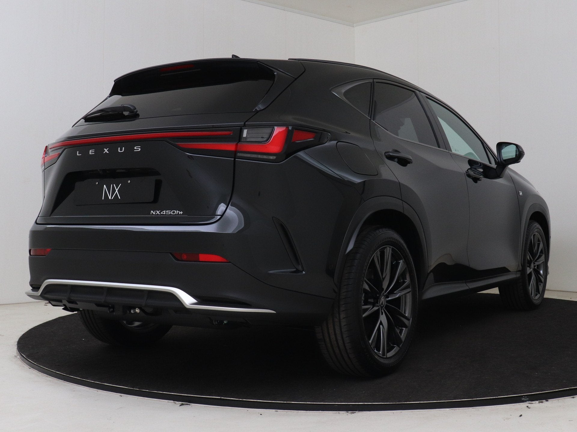 Lexus NX 450h+ F-sport Line Mark Levinson | Panoramadak | Ad, Auto's, Lexus, Automaat, Zwart, Automatische klimaatregeling, Zwart