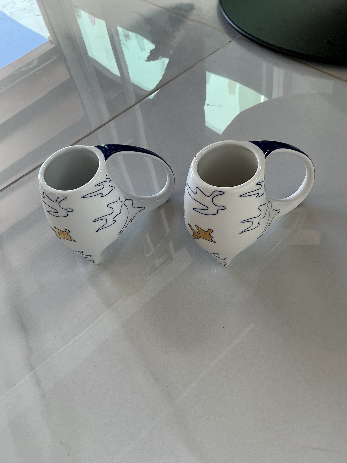 Set van 2 unieke Artihove Delfts Blauw mokken, Overige merken, Keramiek, Zo goed als nieuw, Delftsblauw