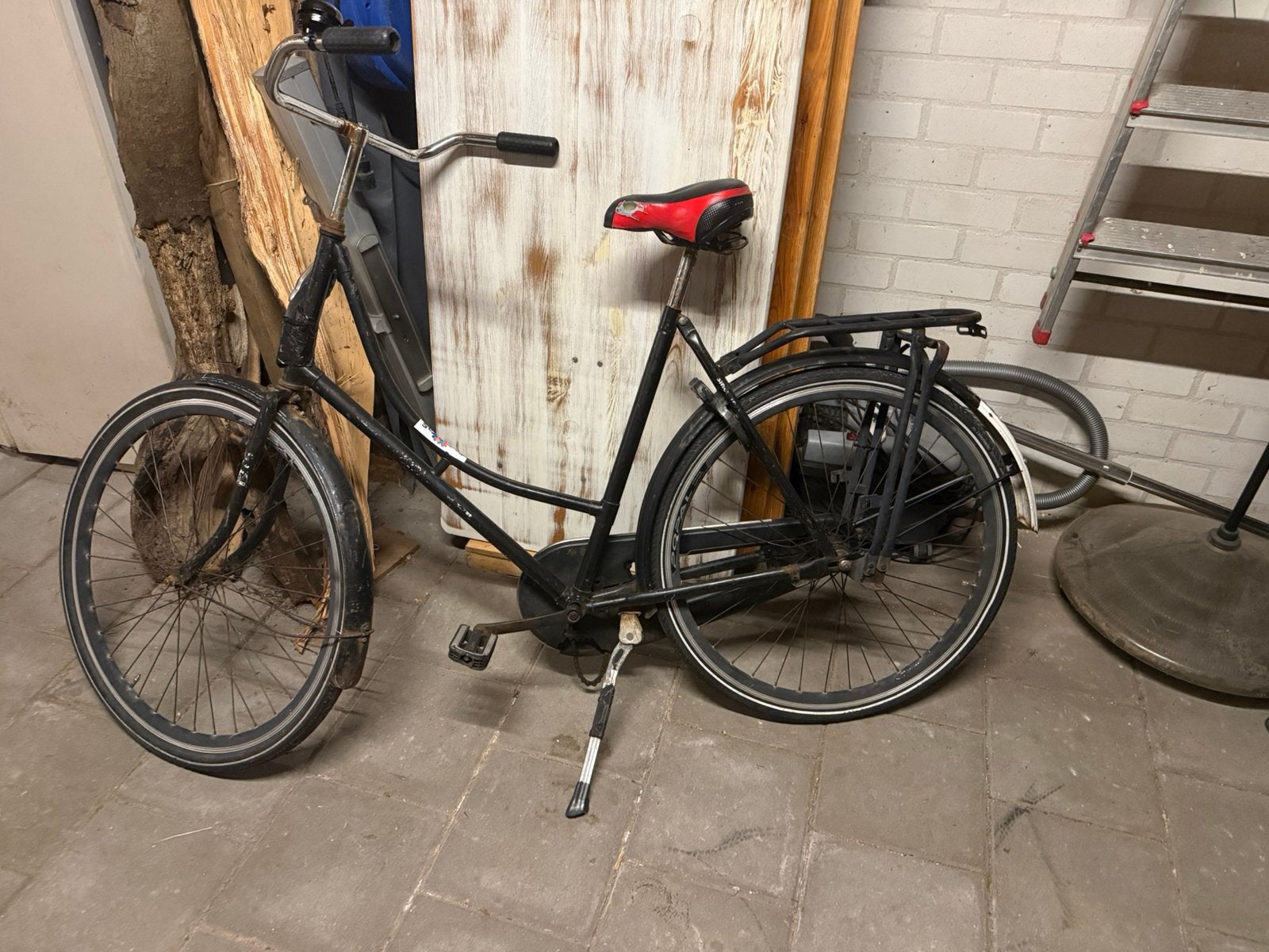 Loop of sloop: oude opoe fiets omafiets, Fietsen en Brommers, 56 cm of meer, Ophalen, Gebruikt, Terugtraprem