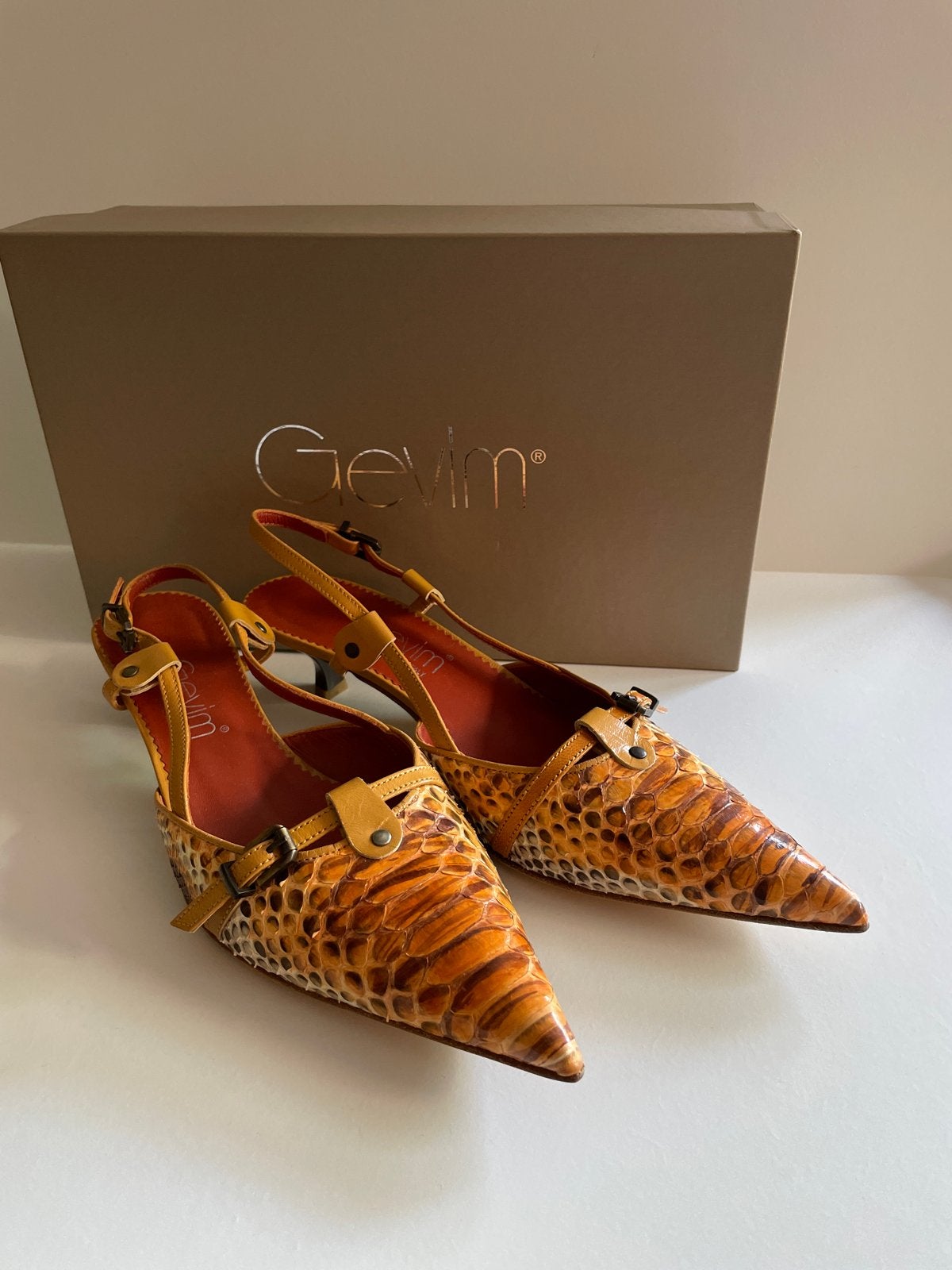 Gevim pumps met slangenprint (Nieuw) maat 37,5, Ophalen, Zo goed als nieuw, Oranje, Pumps