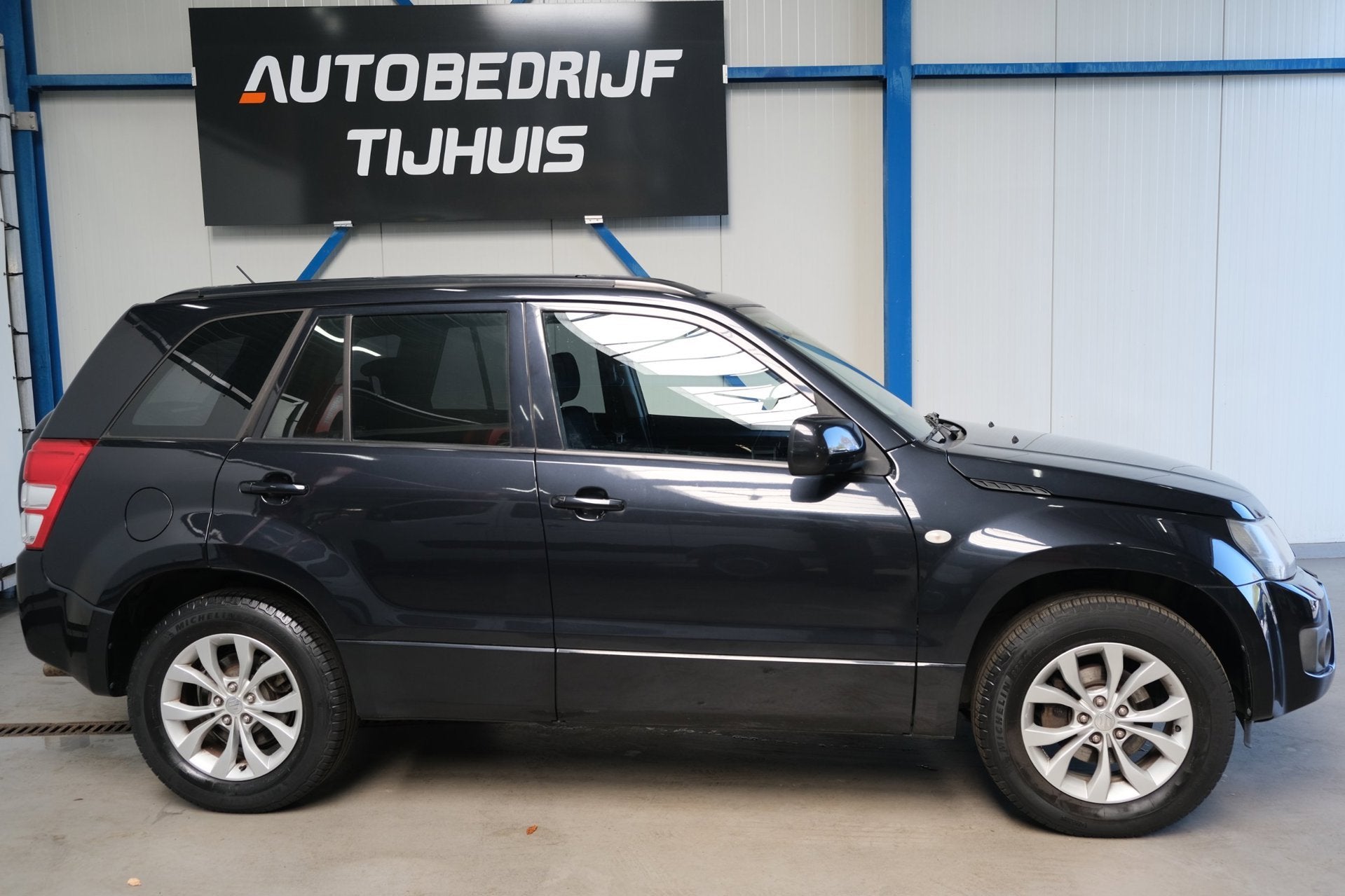 Suzuki Grand Vitara 2.4 Exclusive RWD Automaat - Airco, PDC., Automaat, Euro 5, Achterwielaandrijving, Gebruikt