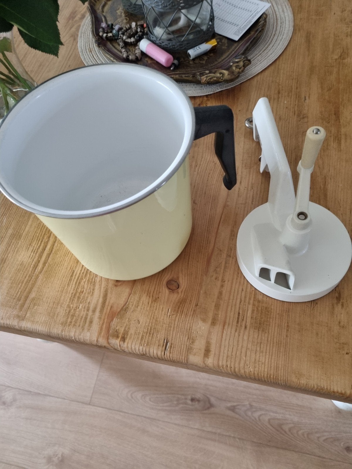 gele emaille kan, Ophalen of Verzenden
