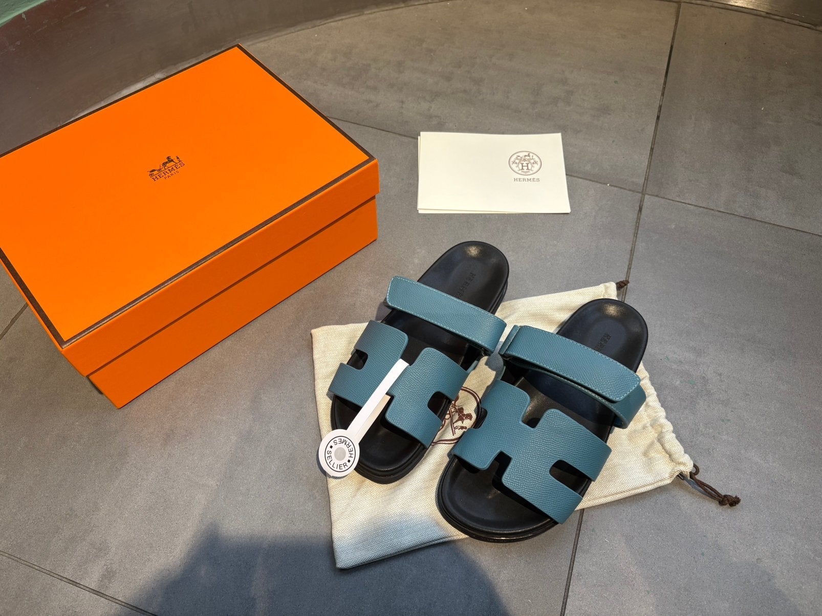 Hermes chypre slippers blue, Kleding | Heren, Schoenen, Ophalen of Verzenden, Zo goed als nieuw, Zwart