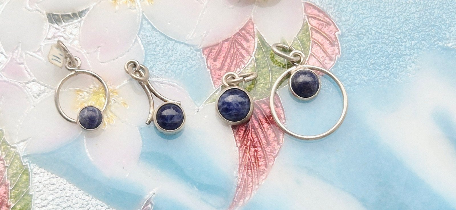 handgemaakt restant inboedel edelsmid 1979 hangertje lapis, Overige voorstellingen, Nieuw, Met edelsteen, Zilver