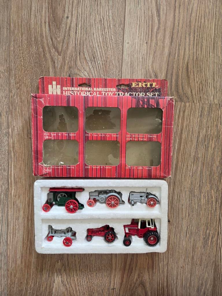 ERTL International Harvester Historische Speelgoed Tractoren, Hobby en Vrije tijd, Ophalen of Verzenden, Gebruikt