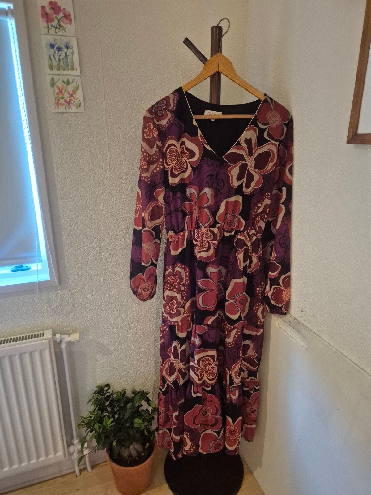 LolaLiza Bloemenjurk Maat 48, Paars, Maat 46/48 (XL) of groter, Ophalen of Verzenden, Zo goed als nieuw