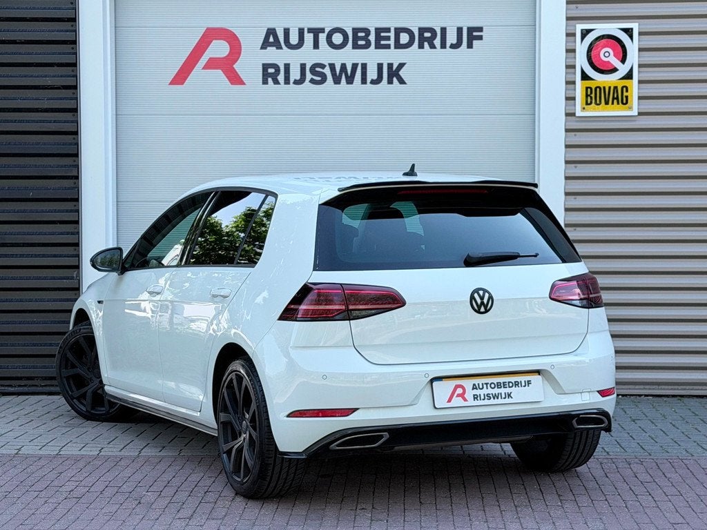 Volkswagen Golf 1.5 TSI Highline Business R Virtual/AppleCar, Auto's, Voorwielaandrijving, Euro 6, 4 cilinders, 150 pk