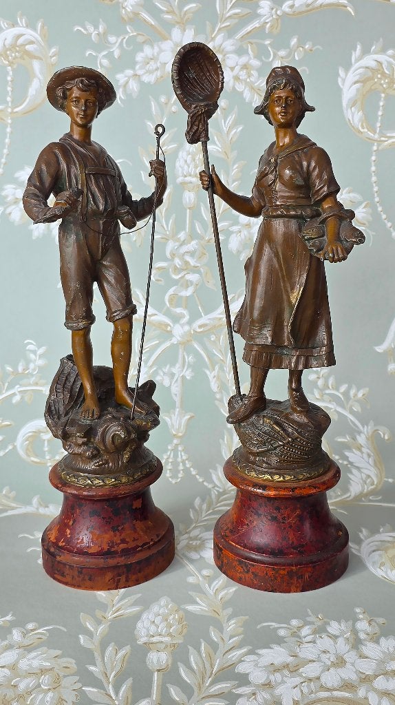 Twee antieke sculpturen van een visserspaar, Art nouveau, Ophalen of Verzenden, Gepatineerd, 20 - 50 cm