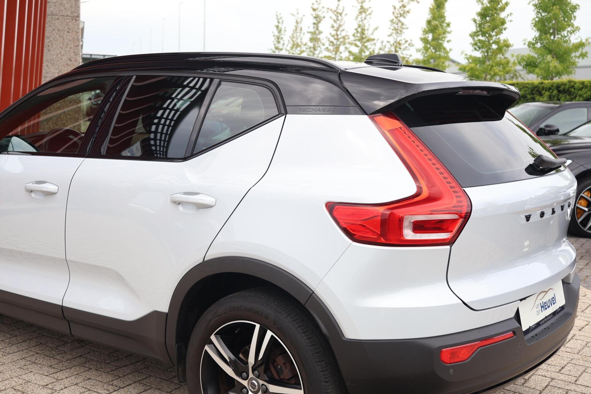 Foto 14 van Volvo XC40 T4 Recharge R-Design | Stoelverwarming | Trekhaak
