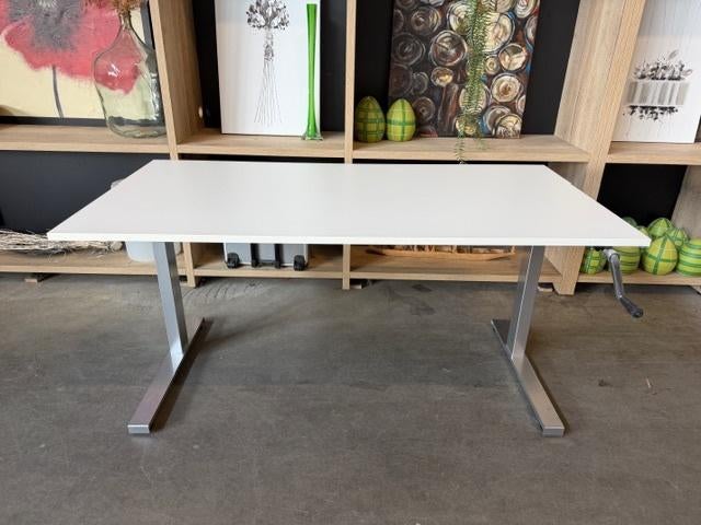 Sedus Verstelbaar bureau / tafel met slinger, kabelgoot,10st