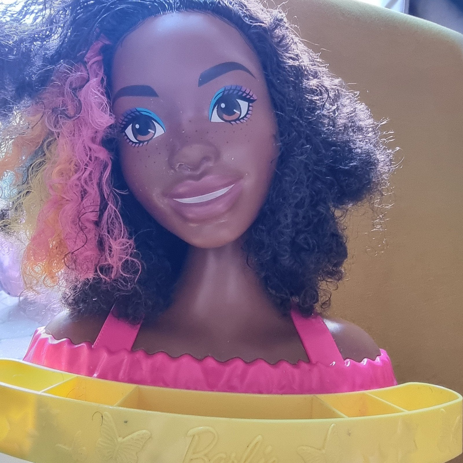 Barbie luxe kappop met stukje neon regenboog, Ophalen of Verzenden, Barbie