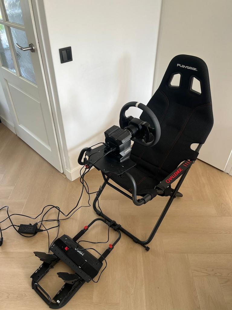 Moza R3 Racing Wheel, Pedalen & Playseat Challenge, Spelcomputers en Games, Spelcomputers | Xbox | Accessoires, Zo goed als nieuw