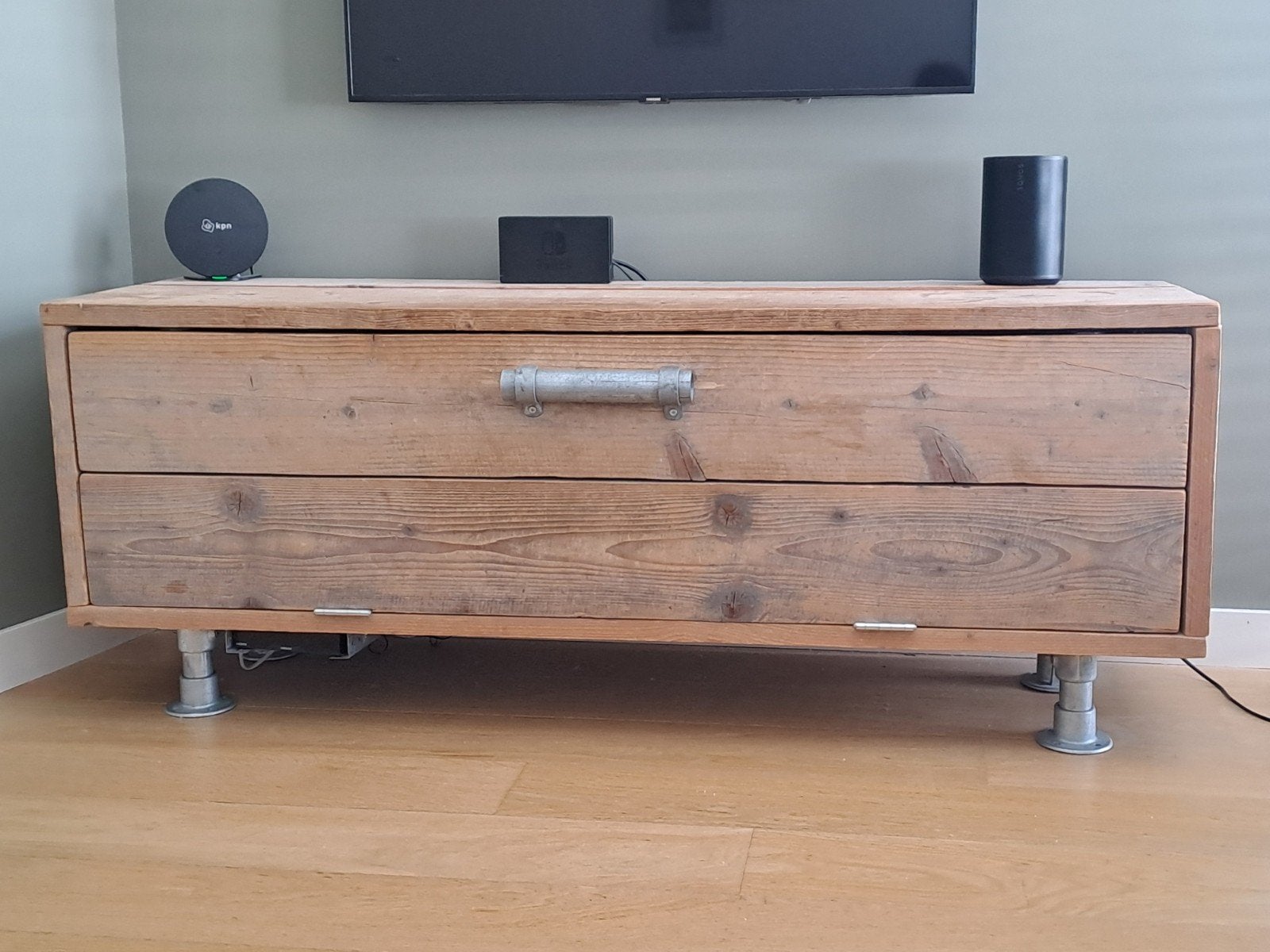 Robuust tv-meubel met opbergvak - 156x45x61 cm, Ophalen, Gebruikt, 150 tot 200 cm, Minder dan 100 cm