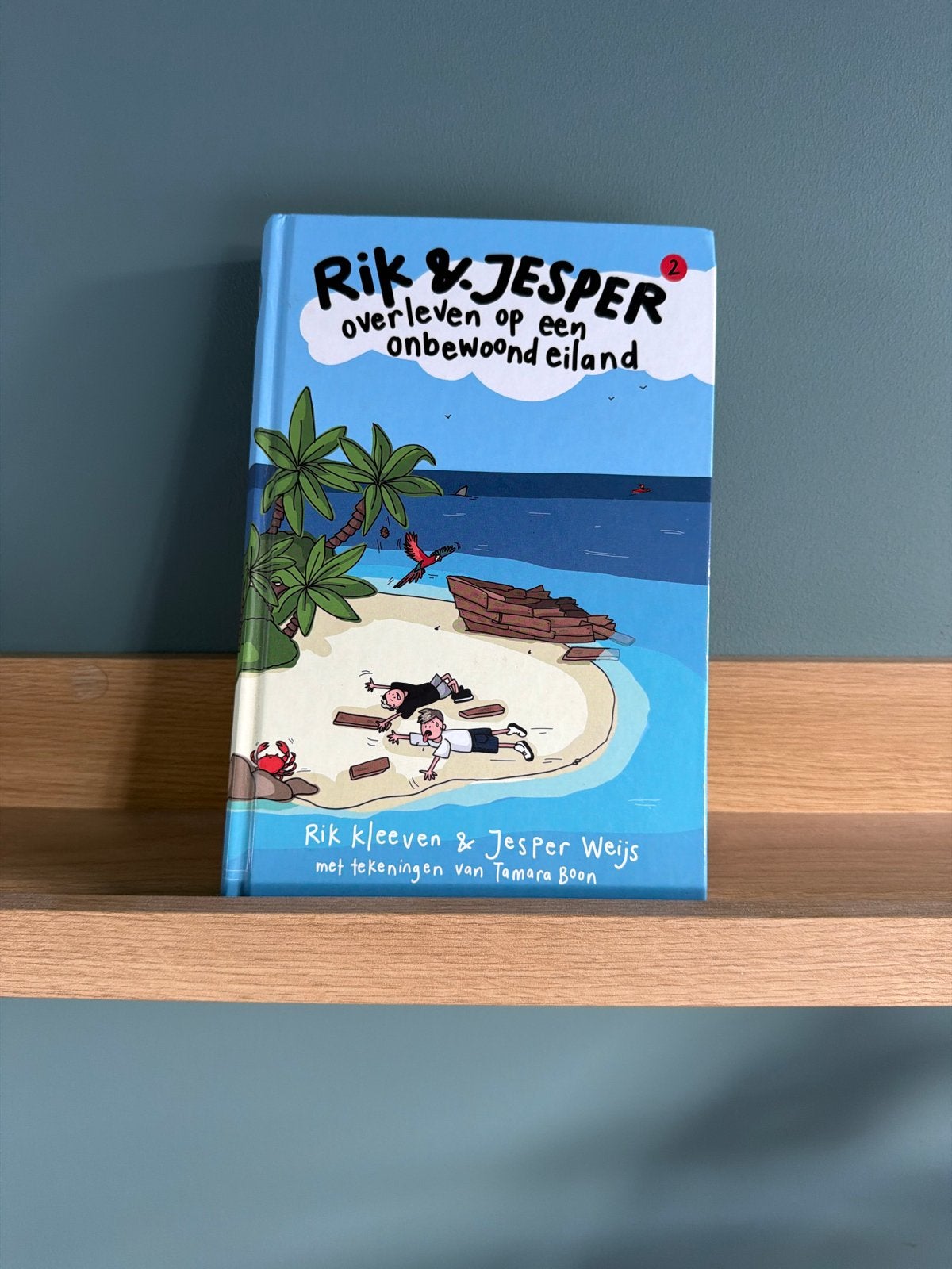 Rik & Jesper overleven op een onbewoond eiland (gesigneerd), Boeken, Ophalen of Verzenden, Zo goed als nieuw, Fictie algemeen