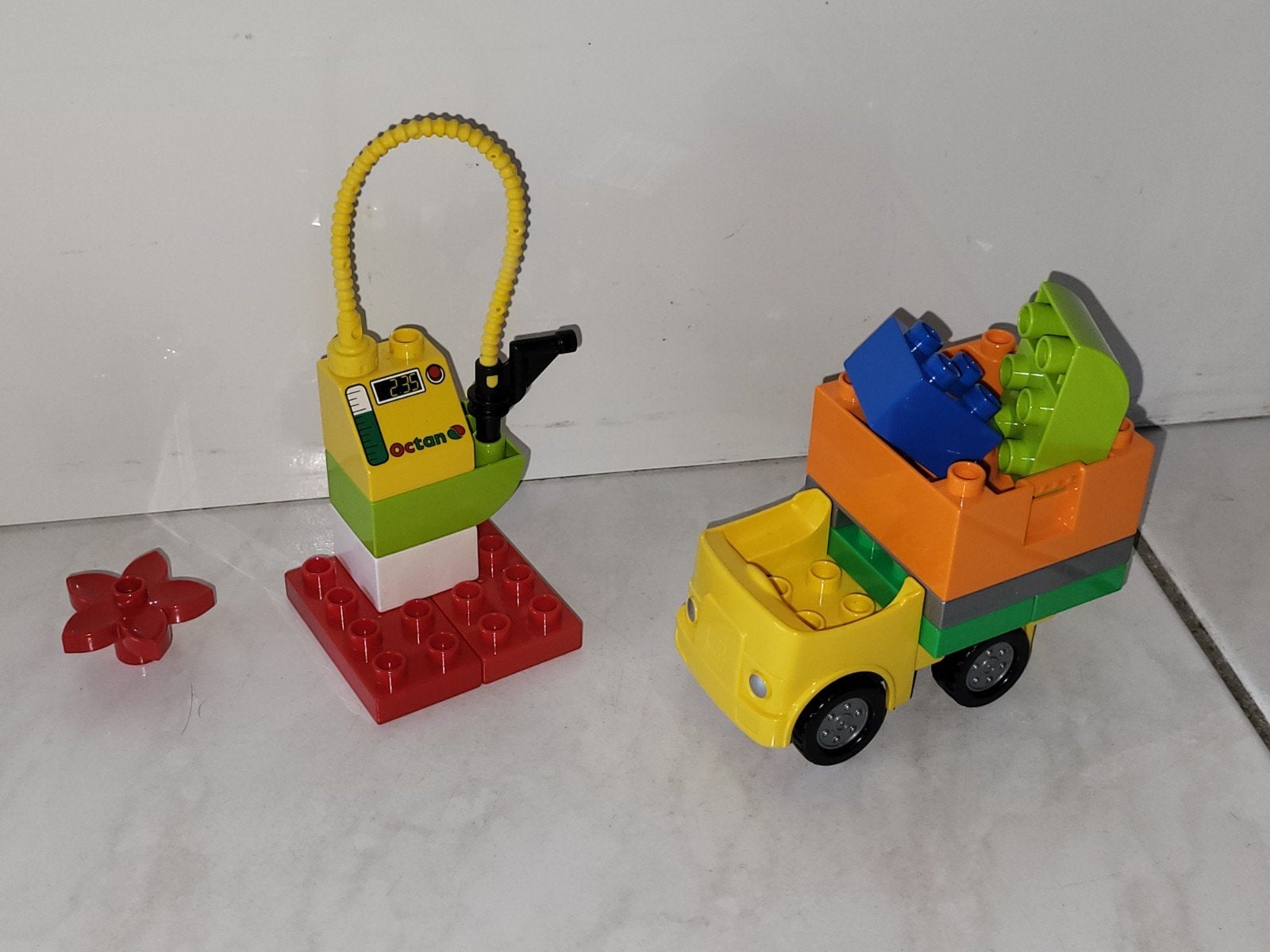 Duplo tankstation met auto, Gebruikt, Ophalen of Verzenden, Duplo, Duplo