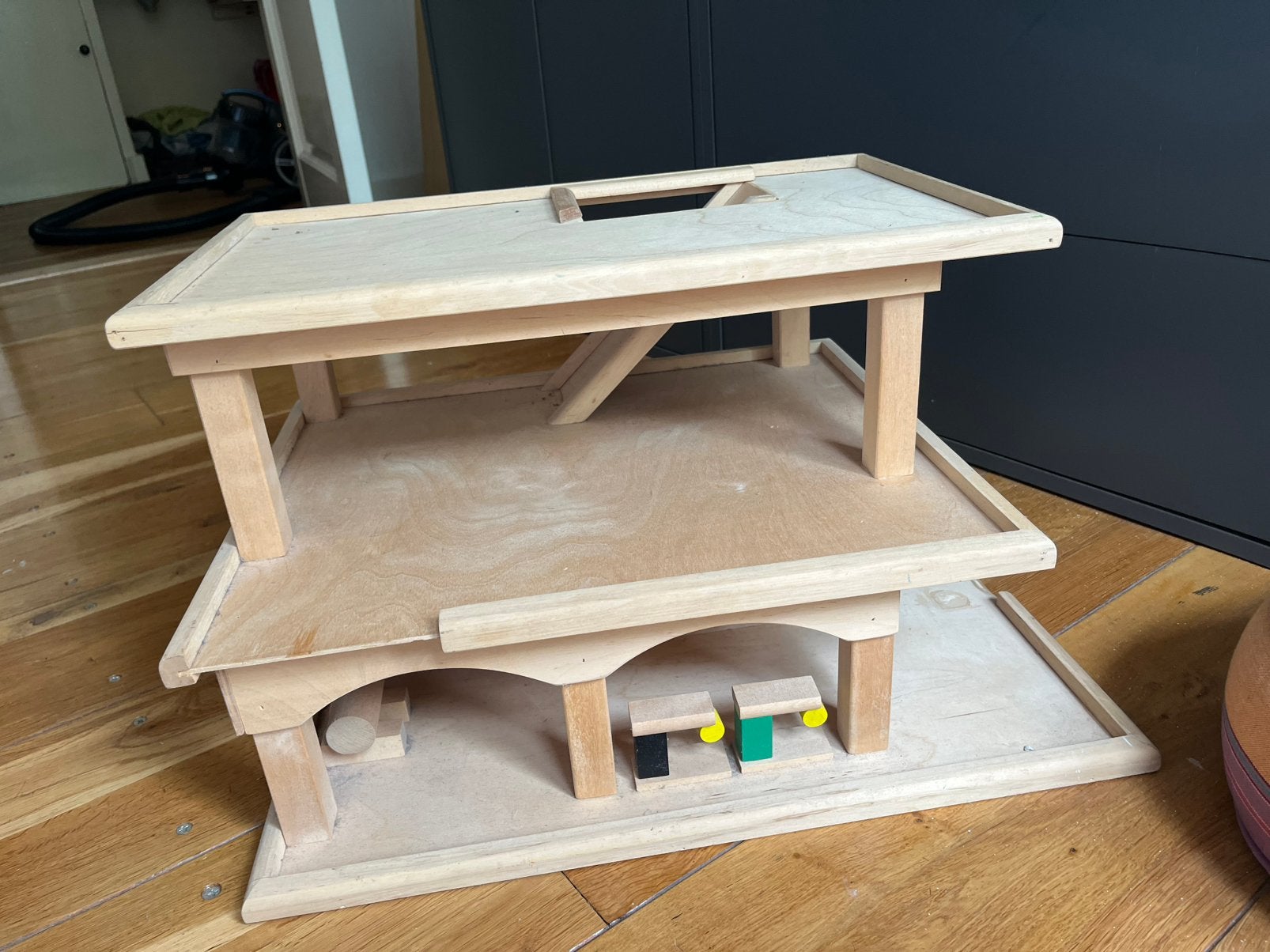 Houten speelgarage, Ophalen, Gebruikt