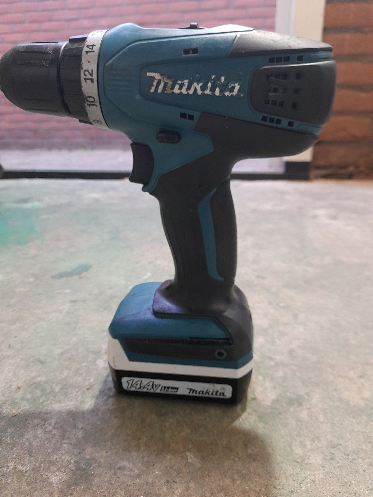 Makita DF347D 14.4V Boor- en Schroefmachine, Doe-het-zelf en Verbouw, Gebruikt, Variabele snelheid, Ophalen of Verzenden, Boor- en Schroefmachine