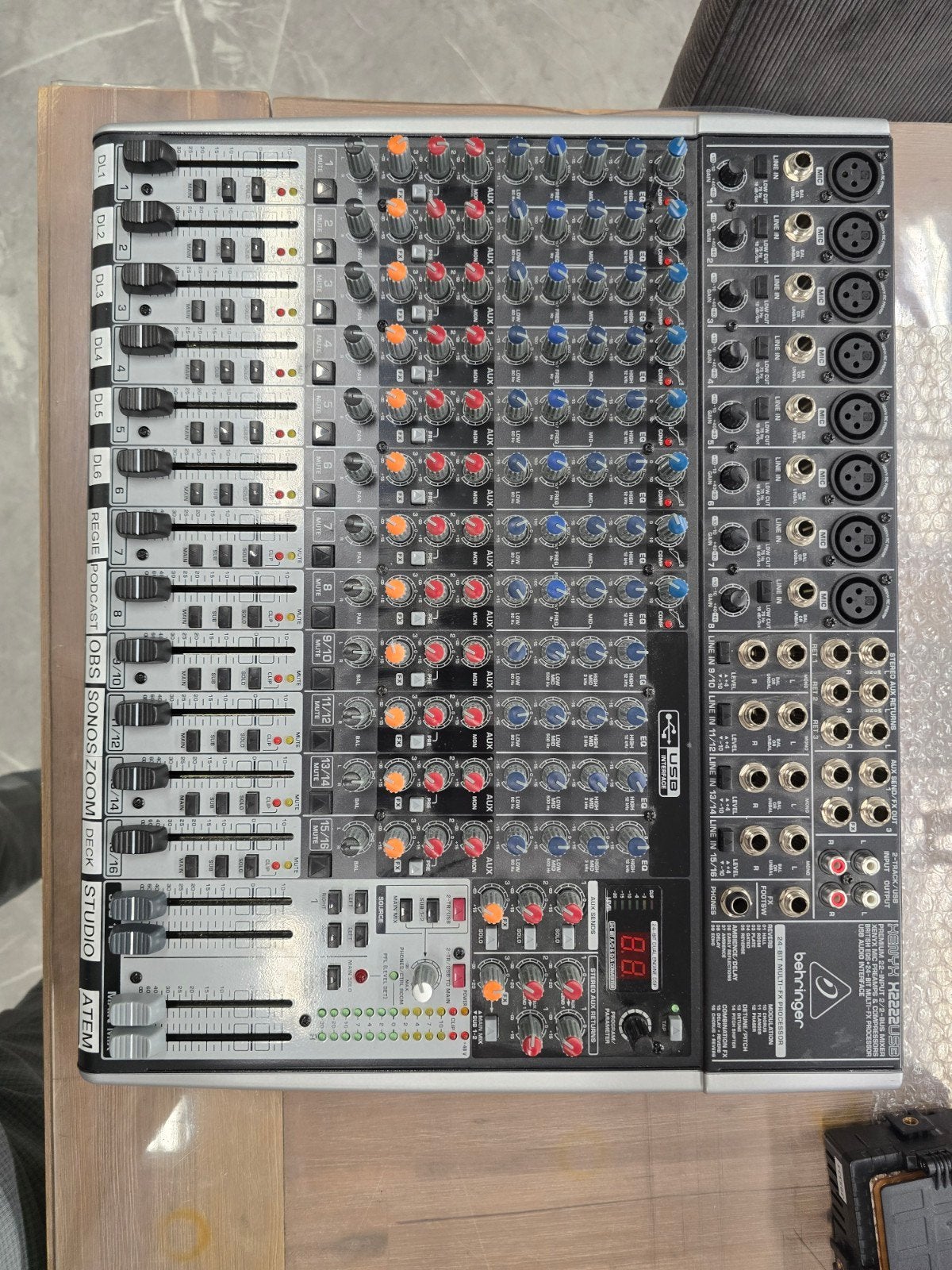 Behringer X2222USB Mengpaneel - Zo goed als nieuw, Ophalen of Verzenden, Gebruikt, 10 tot 20 kanalen, Microfooningang