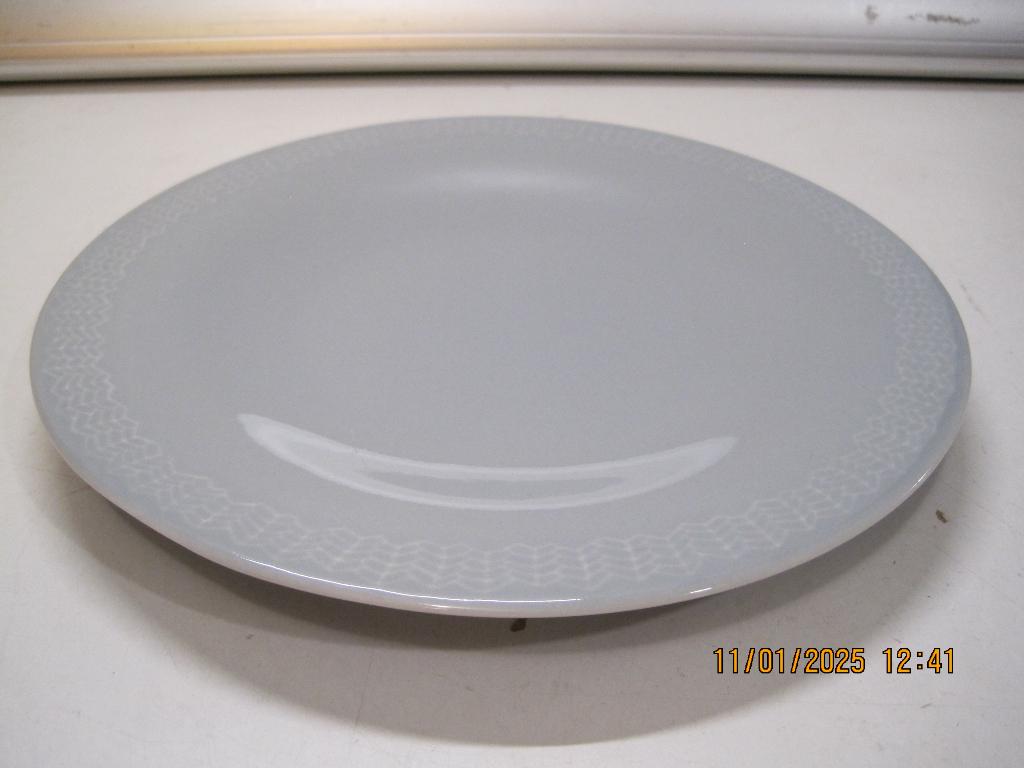 iittala bord 22 cm dia (327), Ophalen of Verzenden, Zo goed als nieuw, Bord(en), Overige stijlen