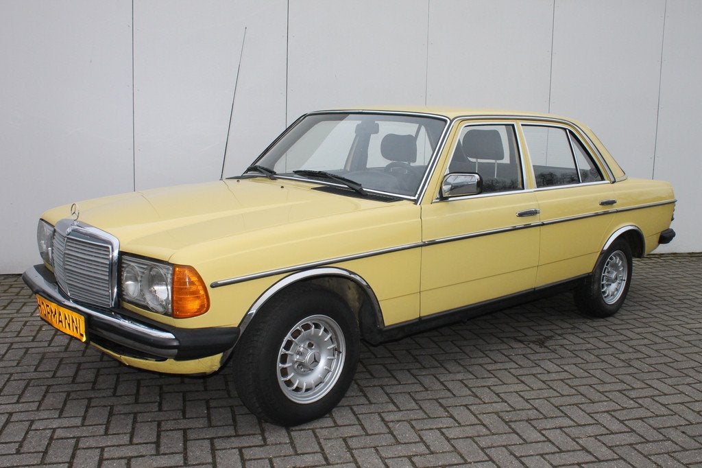 Mercedes-Benz 200D 200 D (bj 1982), Auto's, Mercedes-Benz, Gebruikt, 4 cilinders, Geel, Bedrijf