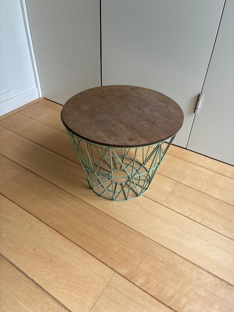 Bijzettafel met houten blad en metalen onderstel, Minder dan 45 cm, Minder dan 55 cm, Gebruikt, Rond