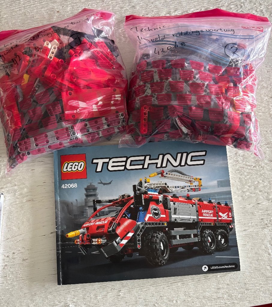 Lego vliegveld reddings voertuig 42068, Kinderen en Baby's, Speelgoed | Duplo en Lego, Ophalen, Lego, Compleet, Zo goed als nieuw