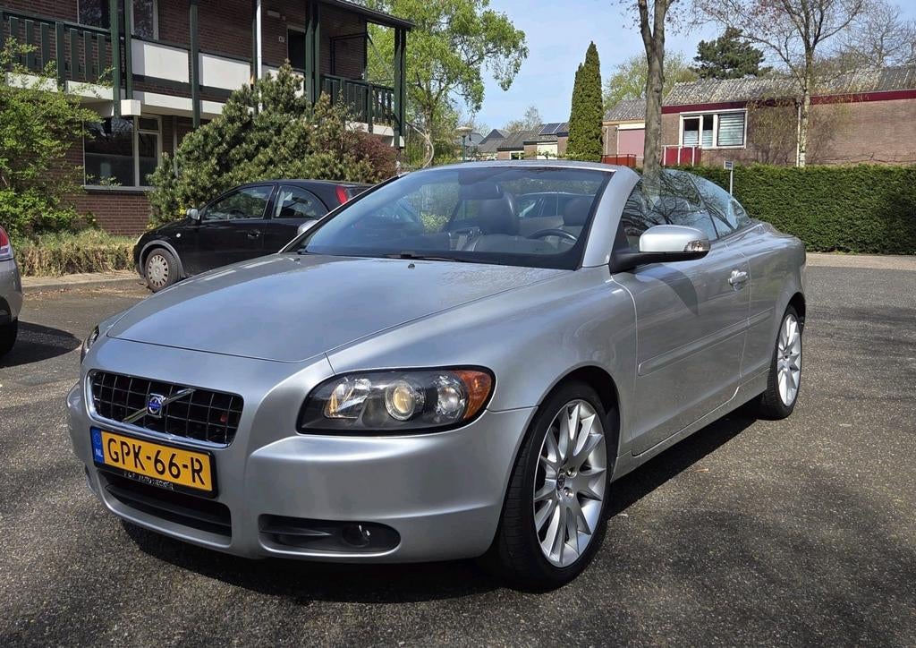 Volvo C70 2.4 170PK Geartronic 2009 Grijs, Auto's, C70, Zwart, Cabriolet, 4 stoelen