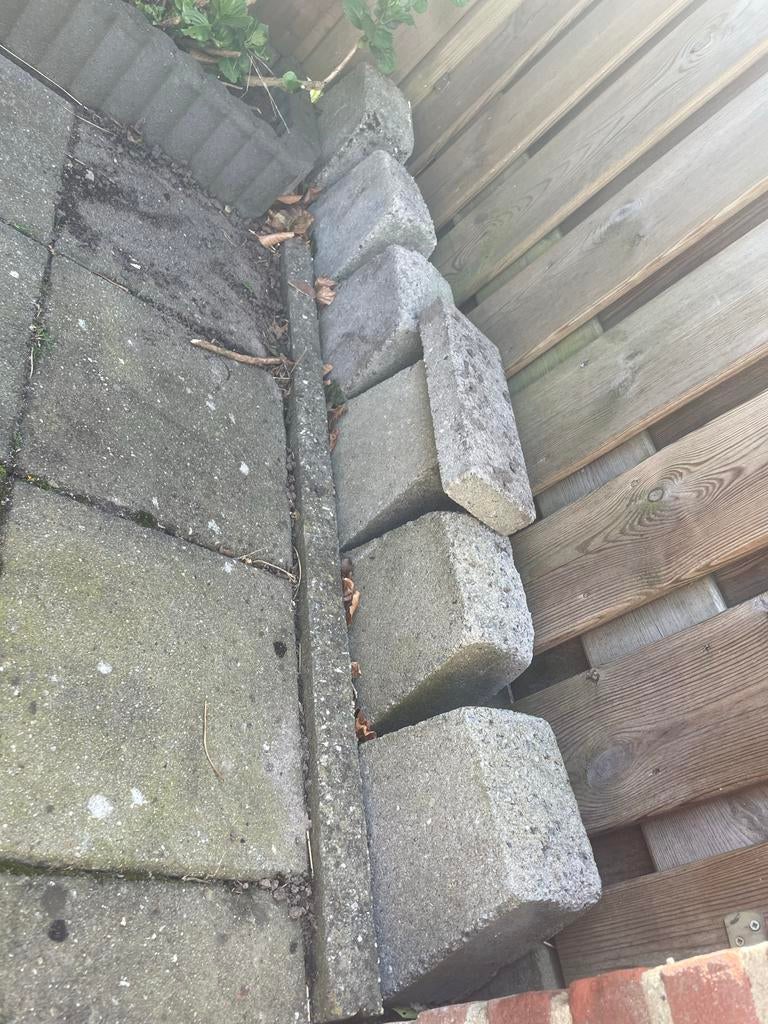 Gratis Betonnen stenen / blokken, Tuin en Terras, Tegels en Klinkers, Ophalen, Gebruikt, Overige typen, Minder dan 5 m²