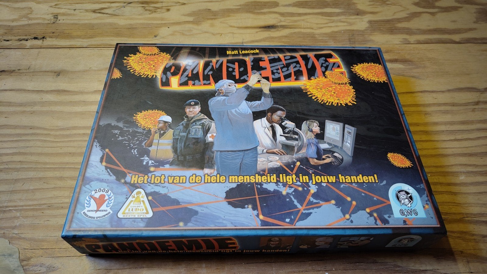 Pandemic bordspel - Red de wereld van virussen!, Hobby en Vrije tijd, Gezelschapsspellen | Bordspellen, Drie of vier spelers, Ophalen of Verzenden