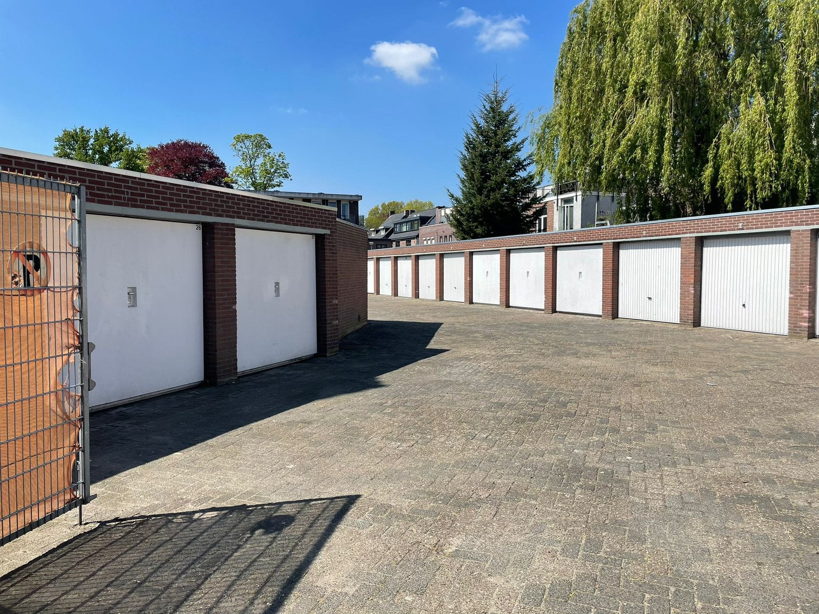 Te huur garagebox in Breda aan de Fröbelstraat