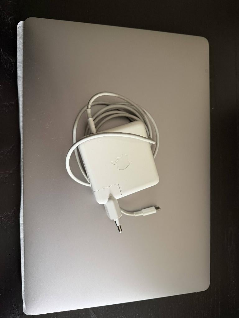 MacBook Pro 16" (2019), Computers en Software, Apple Macbooks, Zo goed als nieuw, MacBook Pro, 16 inch, 2 tot 3 Ghz, 1 TB of meer