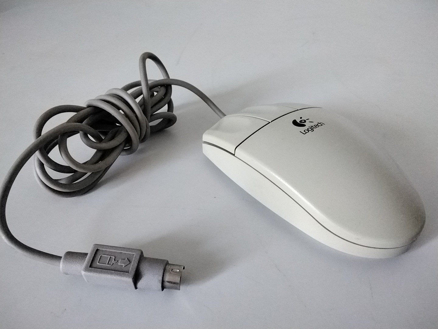 Logitech drieknops muis met ps/2 aansluiting, Computers en Software, Vintage Computers, Ophalen of Verzenden