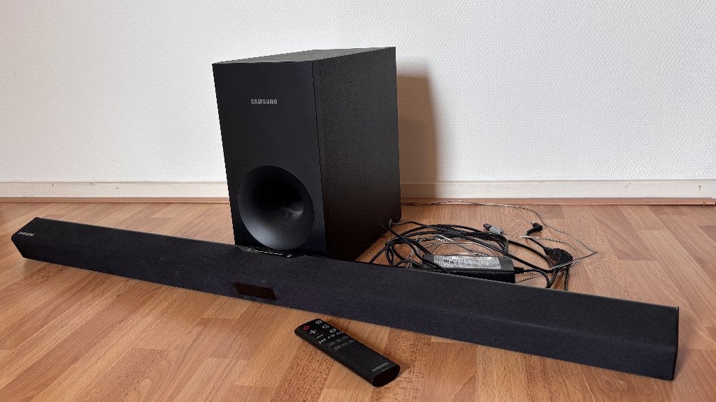 Samsung Soundbar met Subwoofer en Afstandsbediening, Ophalen, Met externe subwoofer, Gebruikt