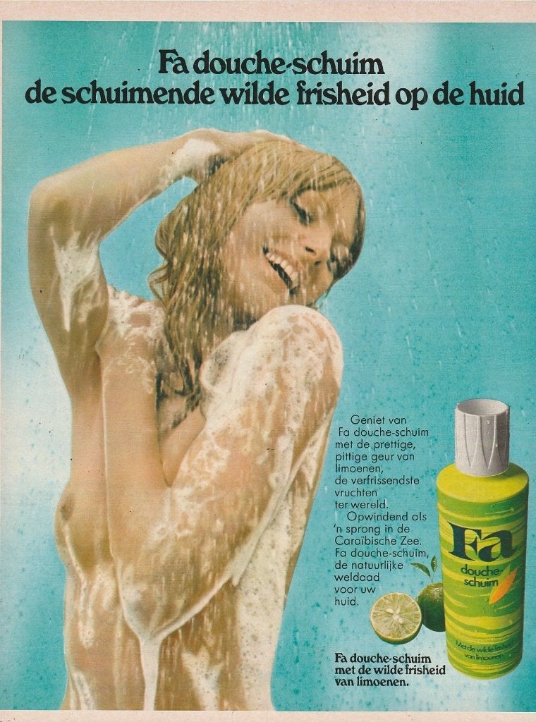 Retro reclame 1972 Fa doucheschuim met naakte vrouw, Verzamelen, Verzenden, Overige typen
