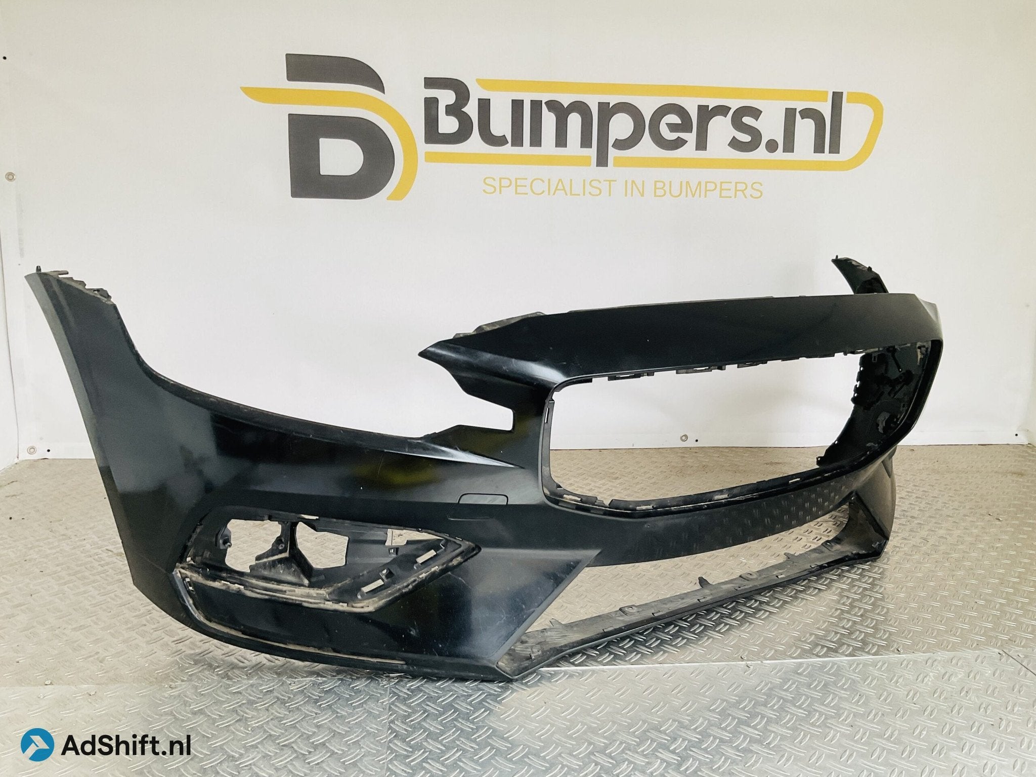 Bumper Volvo S60 V60 2018-2022 31690589 Voorbumper 1-E3-1337, Bumper