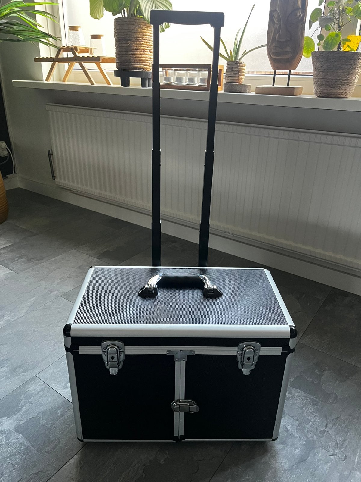 Pedicurekoffer in nette staat, Hard kunststof, Minder dan 50 cm, Ophalen of Verzenden, Zo goed als nieuw
