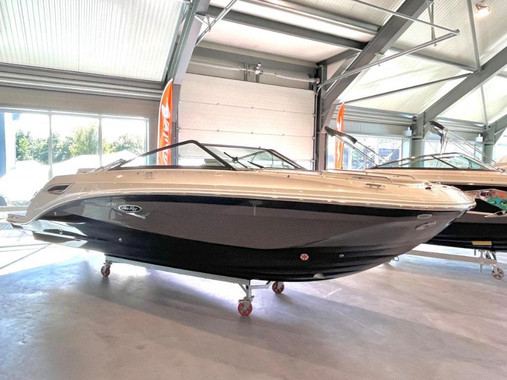 Sea Ray SDX 250 – Splinternieuw + Vol Opties! (Actieprijs), Ophalen, 350 pk, Info@bomert.nl, Binnenboordmotor