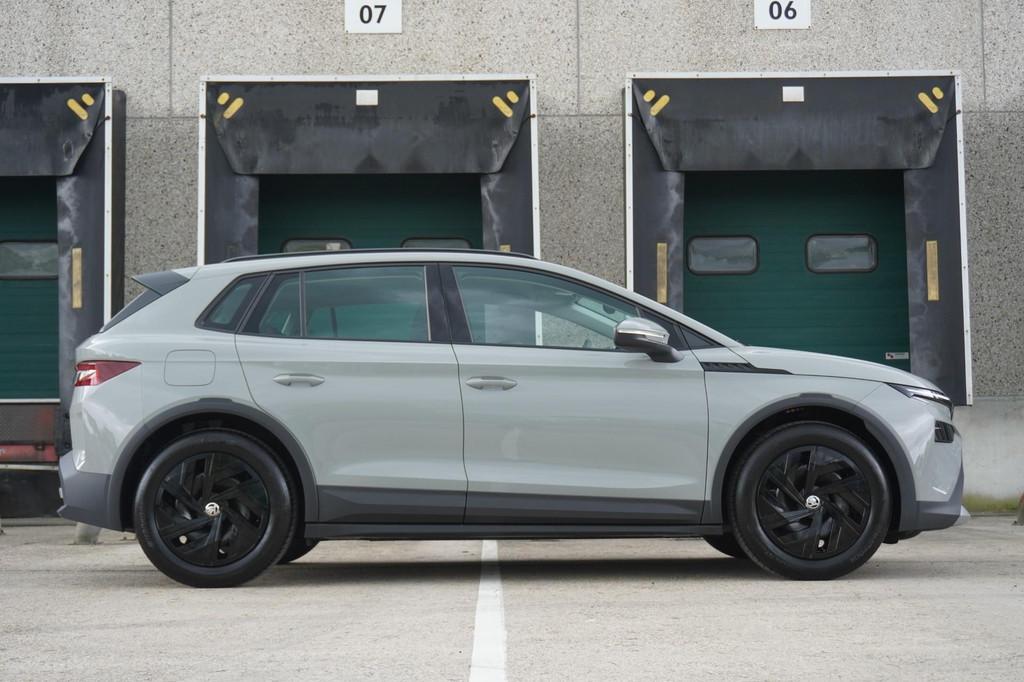 Skoda Elroq 50 170pk Limited | Trekhaak | Achteruitrijcamera, Auto's, Skoda, Zwart, Nieuw, Elroq, 170 pk