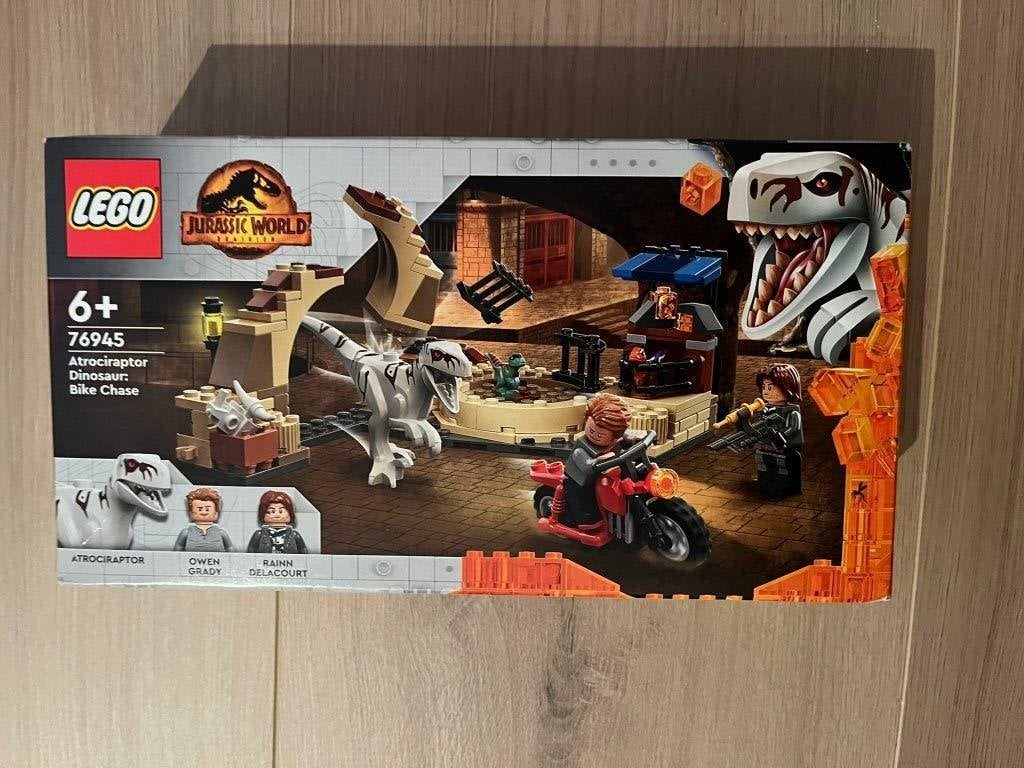 Lego Atrociraptor Bike Chase 76945 - Nieuw, Jurassic World, Verzenden, Lego, Nieuw