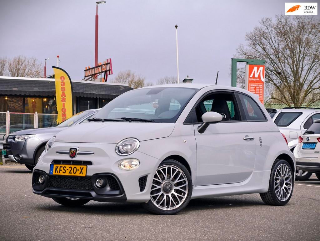 Fiat 500 1.4 T-Jet Abarth 595 // 146 PK / SPORTUITVOERING /, Auto's, Voorwielaandrijving, Gebruikt, Euro 6, 4 cilinders
