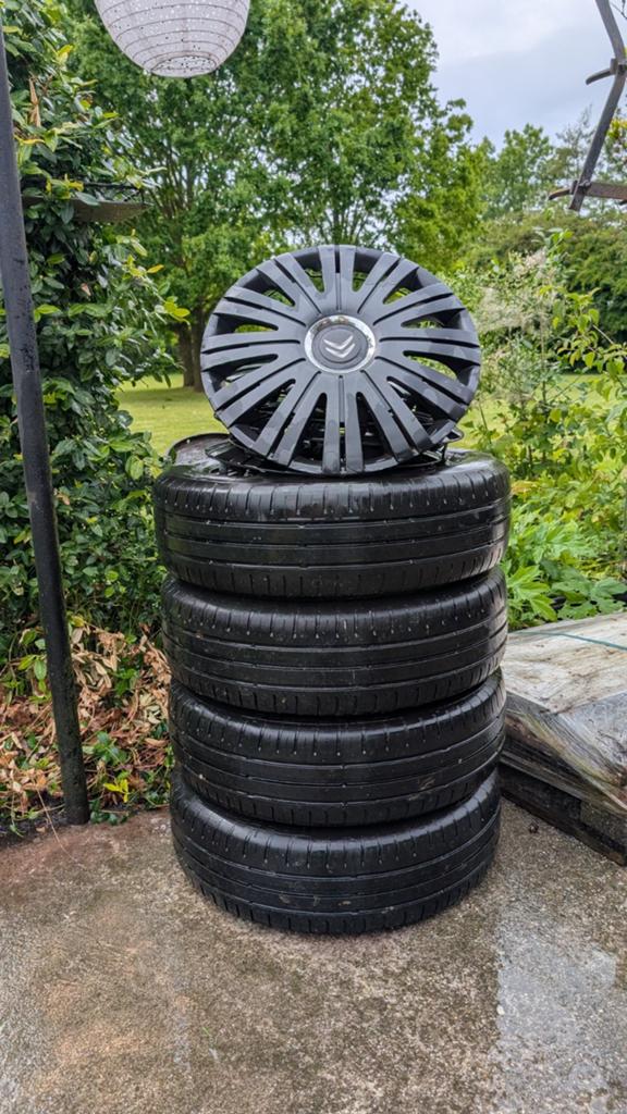 Citroën 165/65 R14 Zomerbanden met wieldoppen, 14 inch, Gebruikt, Banden en Velgen, Ophalen of Verzenden