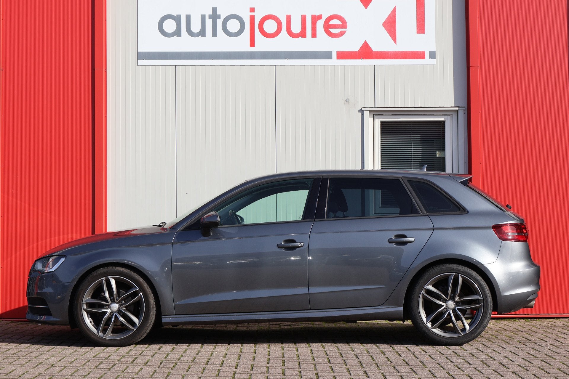 Audi A3 Sportback 1.6 TDI ultra Attraction Pro Line plus, Voorwielaandrijving, Euro 5, Stof, Gebruikt